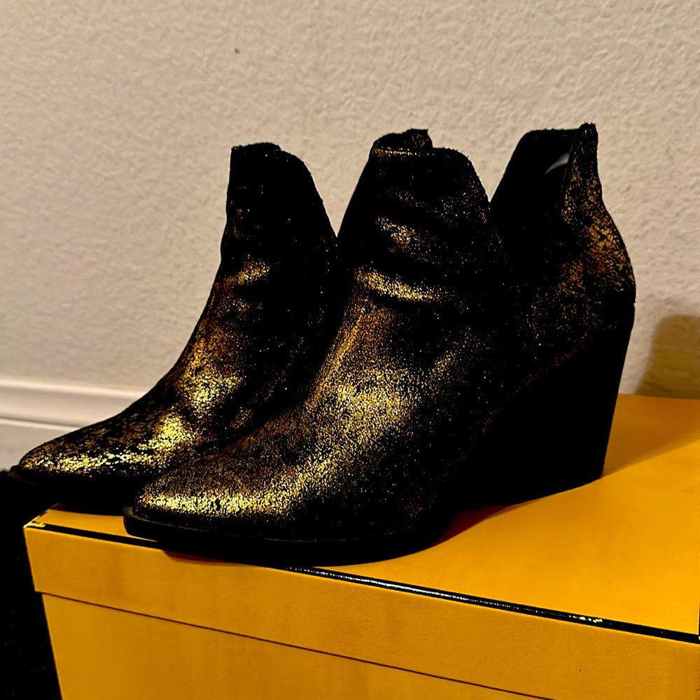 Mexican Designer Boots
These are Vintage and nothing else like them out there